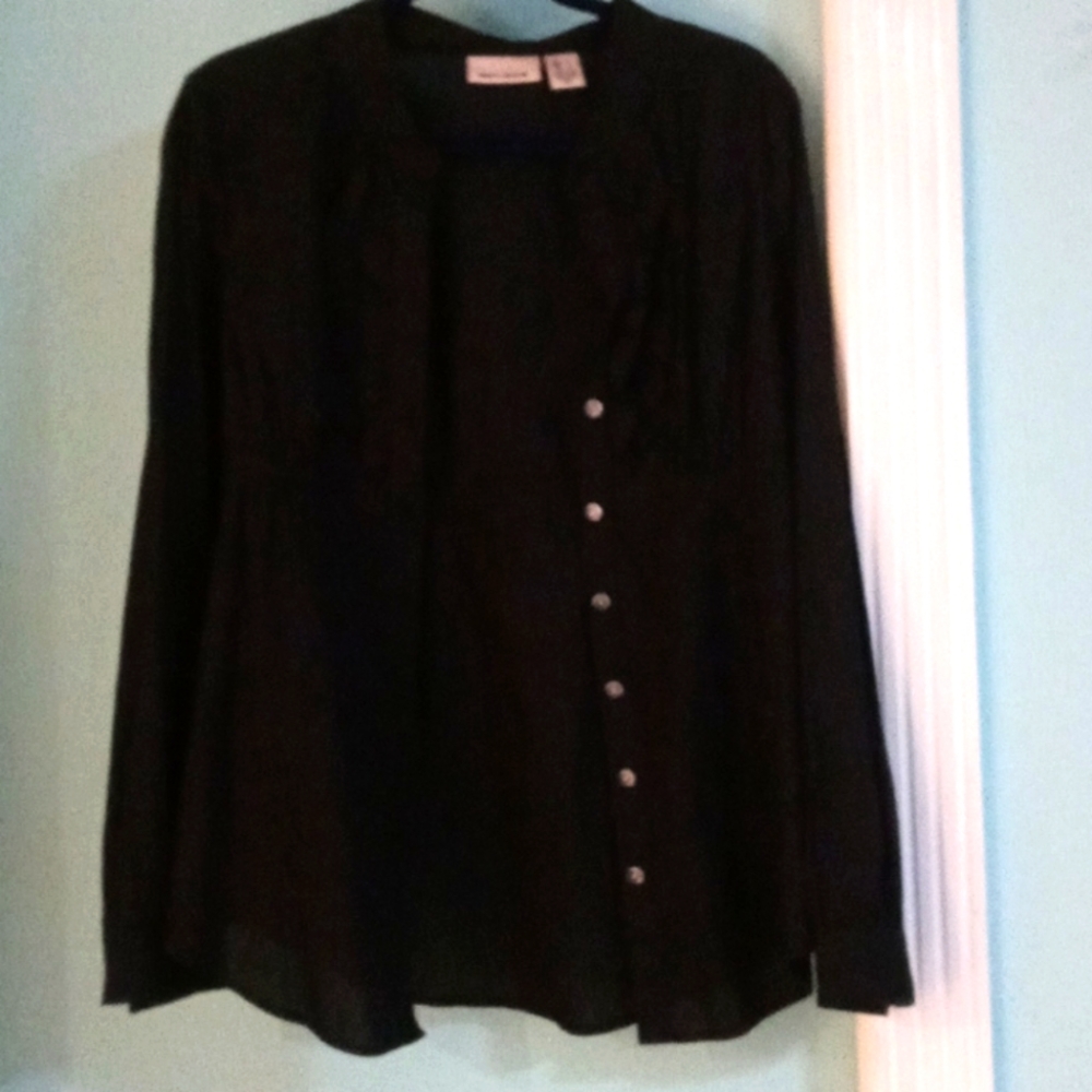 Like New ADORABLE RUFFLE BLOUSE